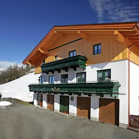 Cozy With Balcony Near Slope