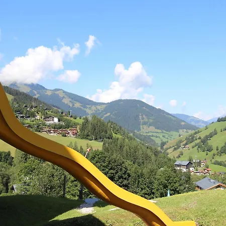 Cozy With Balcony Near Slope Maria Alm