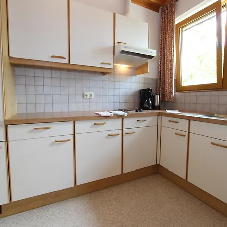 Apartman Cozy With Balcony Near Slope