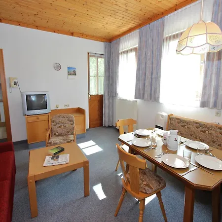 Apartman Cozy With Balcony Near Slope