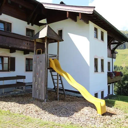 Cozy With Balcony Near Slope