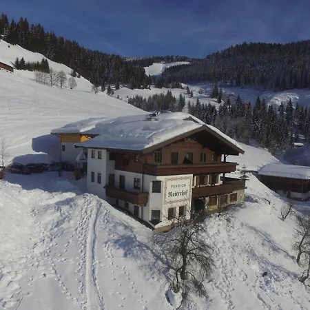 Apartman Cozy With Balcony Near Slope